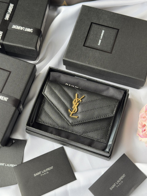 생로랑 그랑 드 뿌드르 엠보스드 가죽 소재의 CASSANDRE SAINT LAURENT MATELASSÉ 카드 케이스